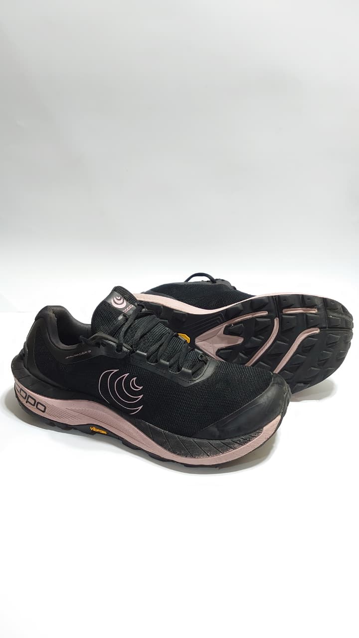 Topo Athletic MTN Racer 3