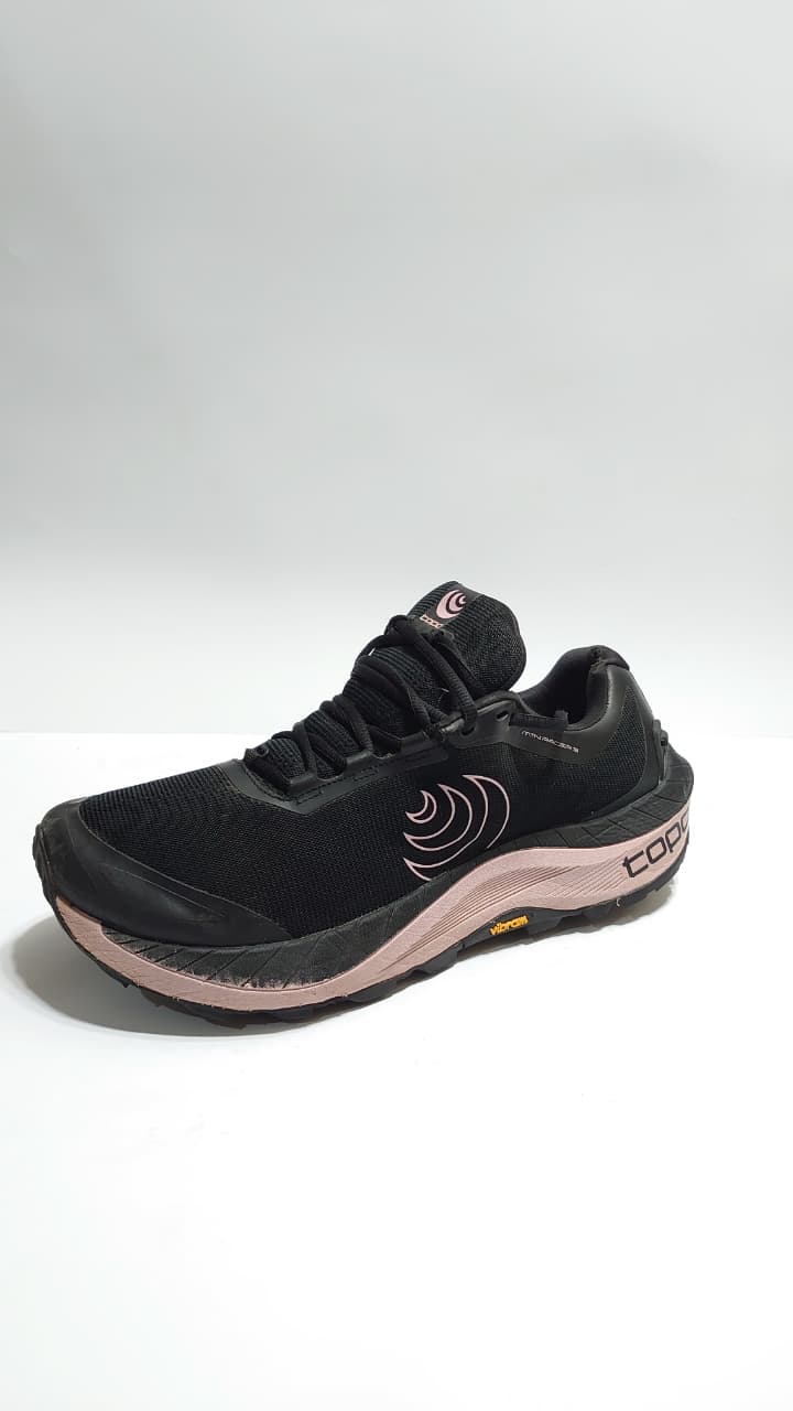 Topo Athletic MTN Racer 3