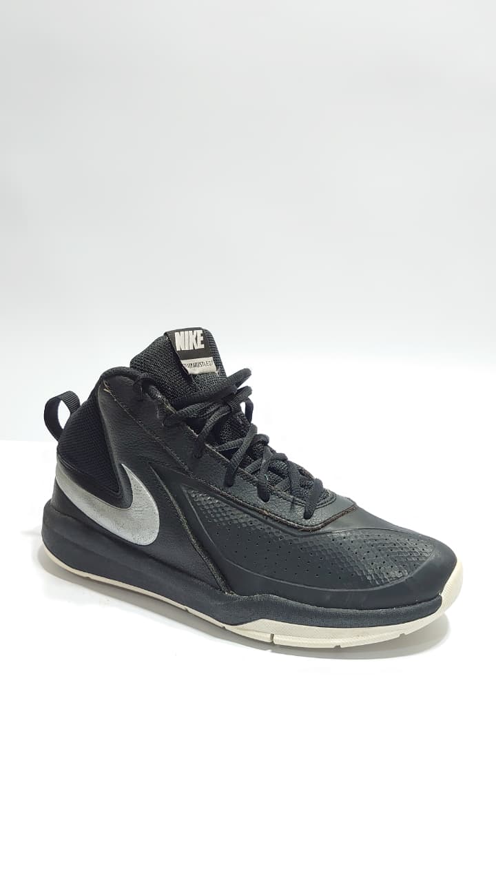Nike Team Hustle D 7
